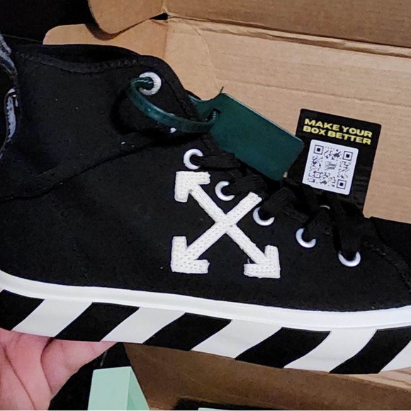 Off-White c/o Virgil Abloh™ - Picture 4 of 8